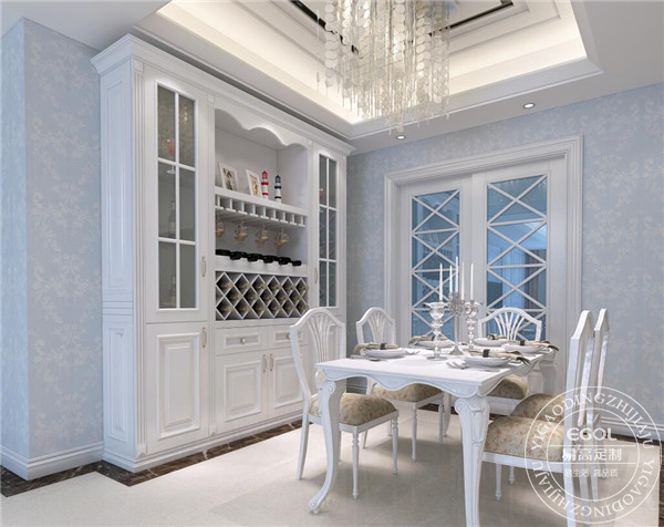 酒柜是定制的好還是買成品的好?