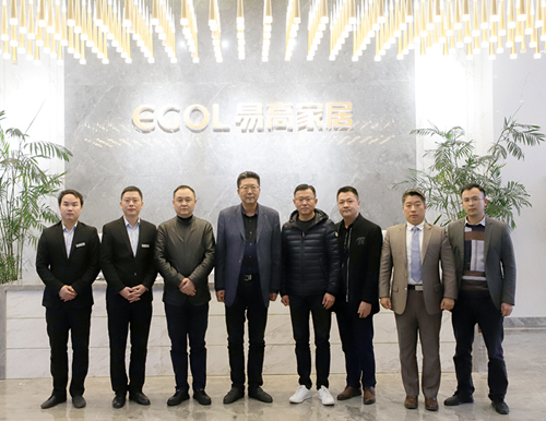  萬華生態板業股份有限公司總經理、萬華禾香板業有限責任公司董事長于文杰一行蒞臨易高家居