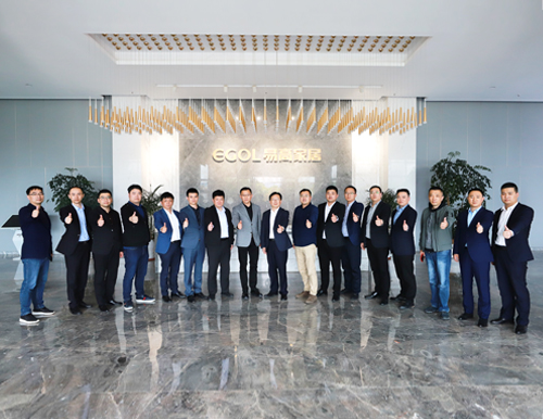  熱烈歡迎弘陽(yáng)商業(yè)集團(tuán)副總裁賴(lài)長(zhǎng)勝一行到訪(fǎng)易高家居