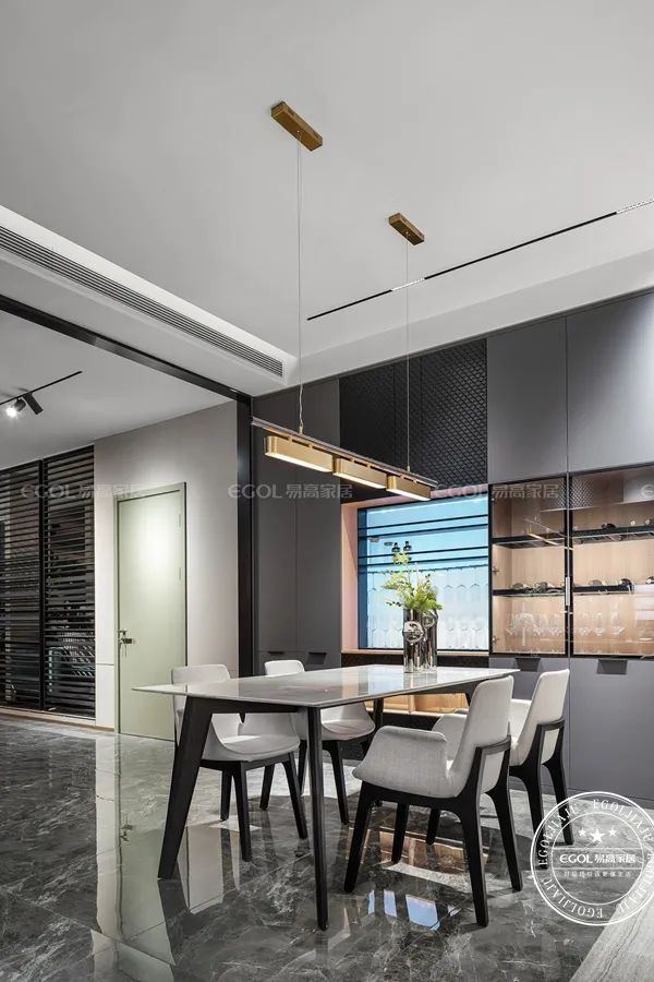 現(xiàn)代極簡風(fēng)家居